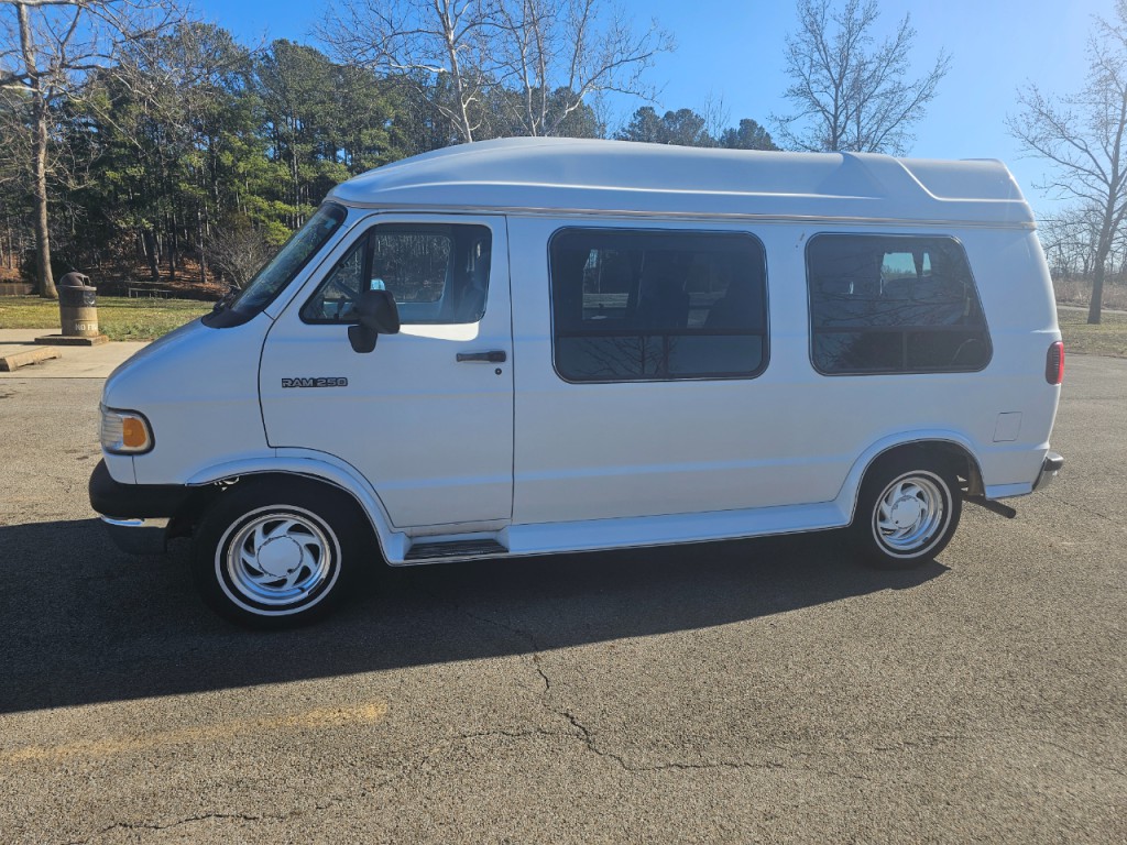 1994 Dodge Ram Van Image 33
