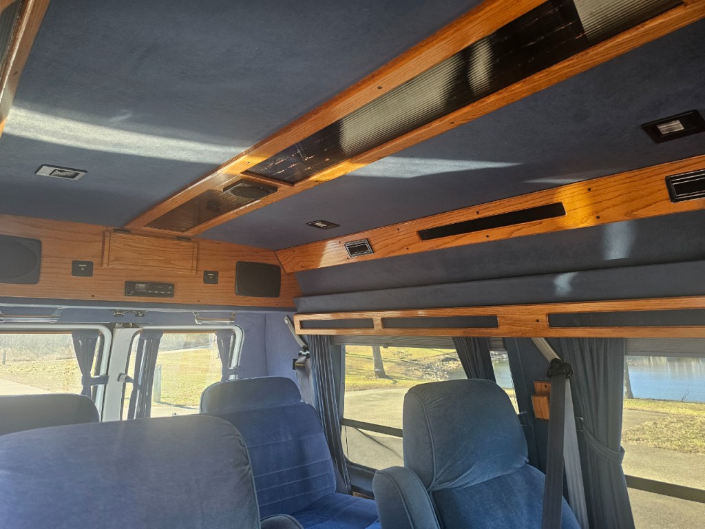 1994 Dodge Ram Van Image 44