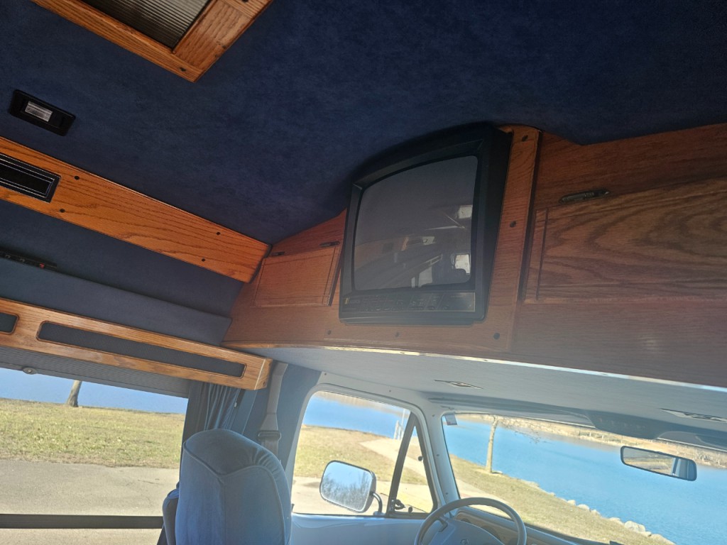 1994 Dodge Ram Van Image 45