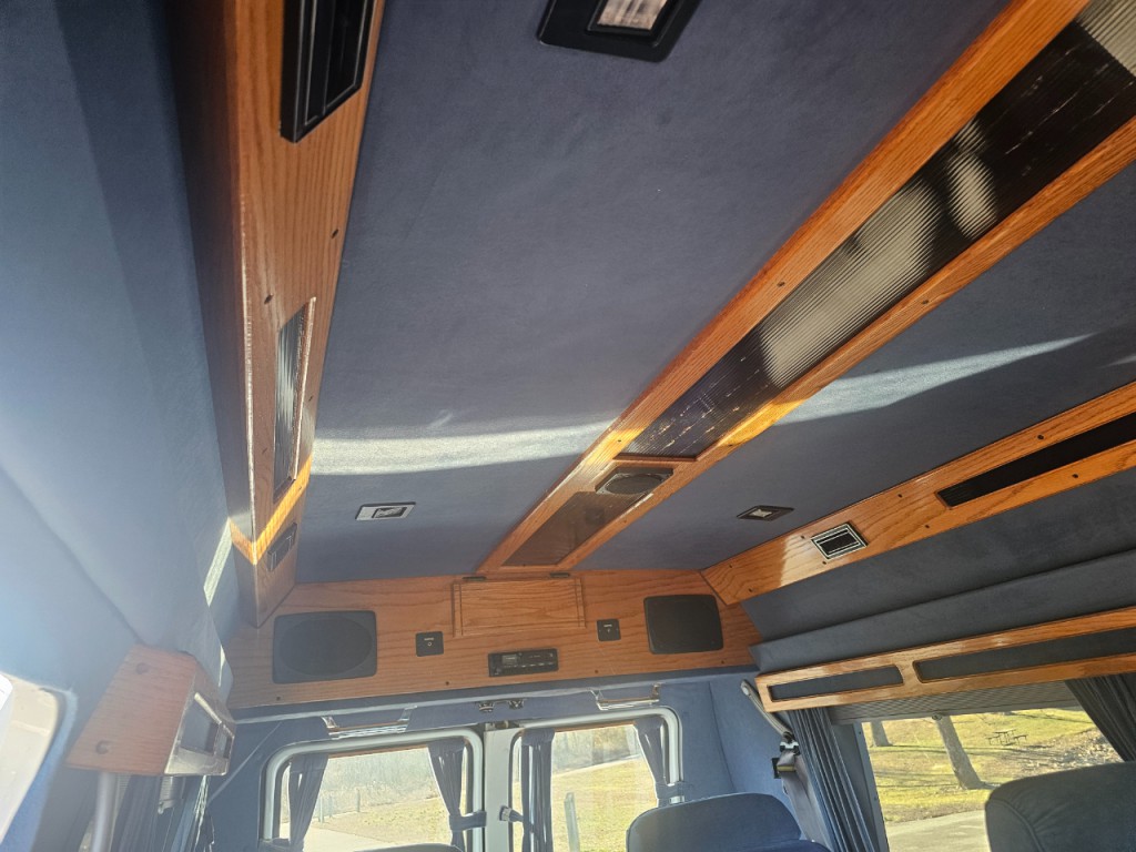1994 Dodge Ram Van Image 46