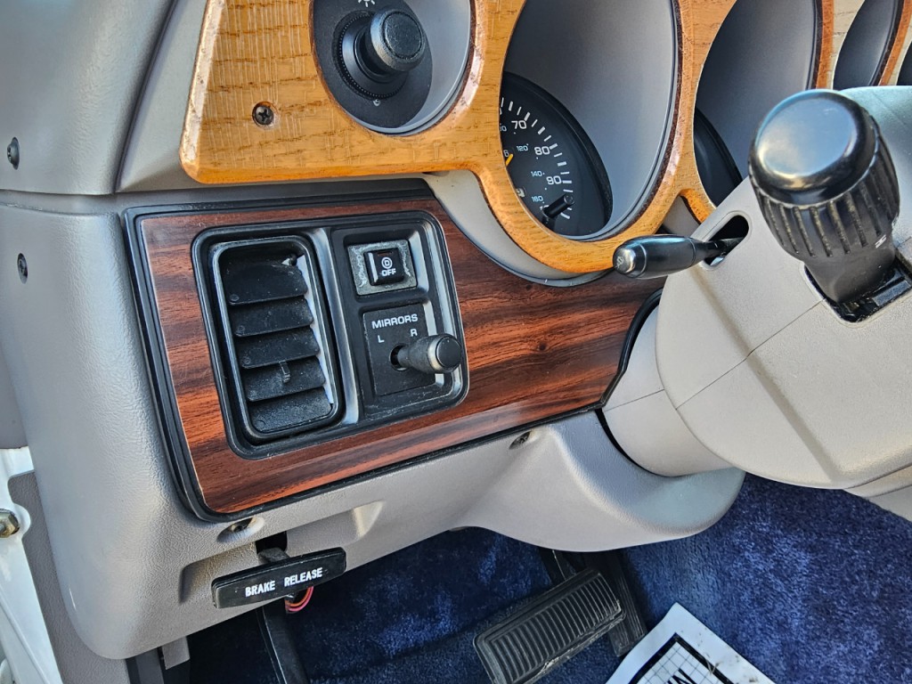 1994 Dodge Ram Van Image 58