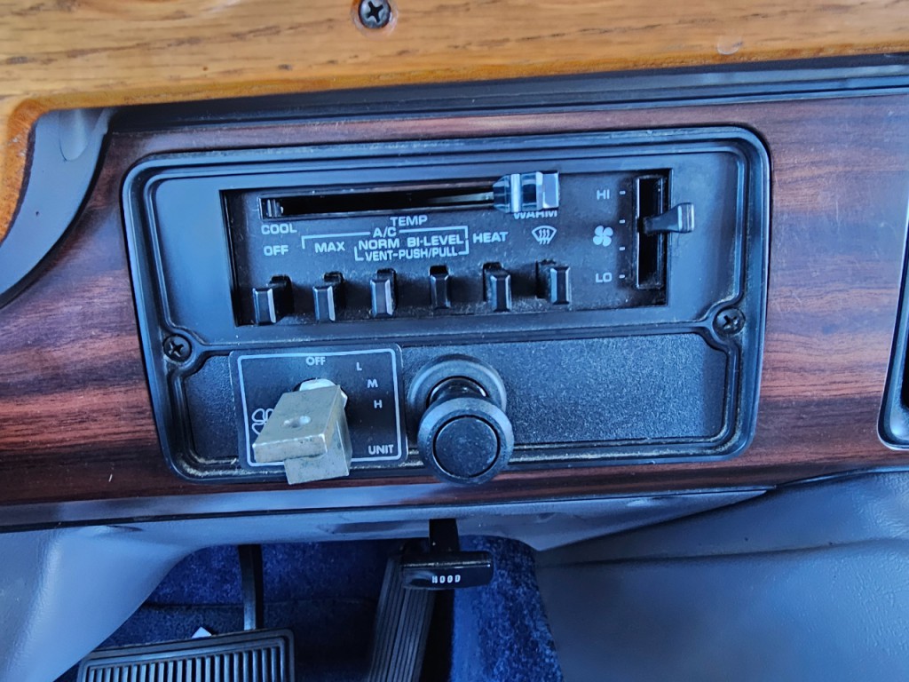 1994 Dodge Ram Van Image 62