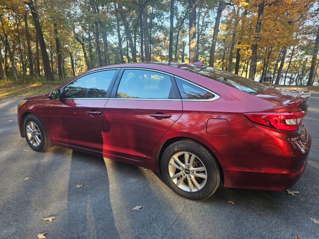 2016 Hyundai Sonata Image 3