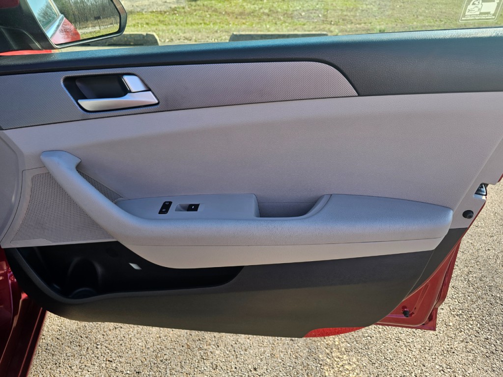 2016 Hyundai Sonata Image 16