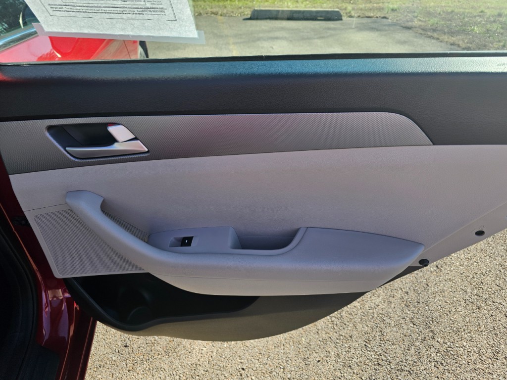 2016 Hyundai Sonata Image 18