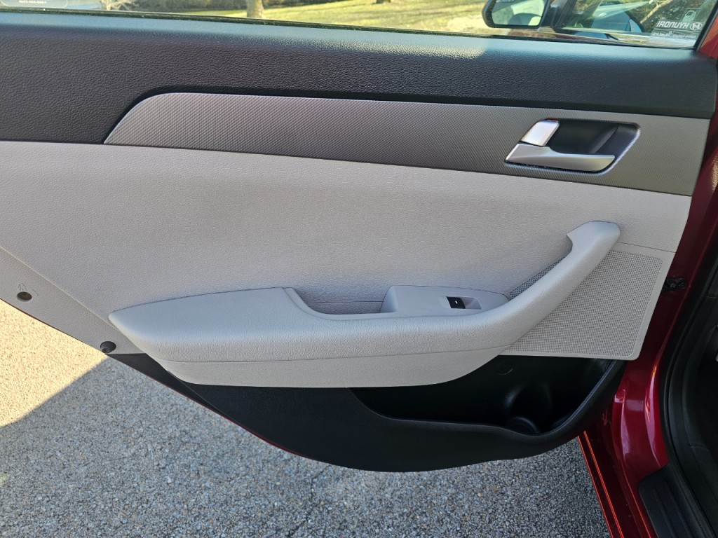 2016 Hyundai Sonata Image 22