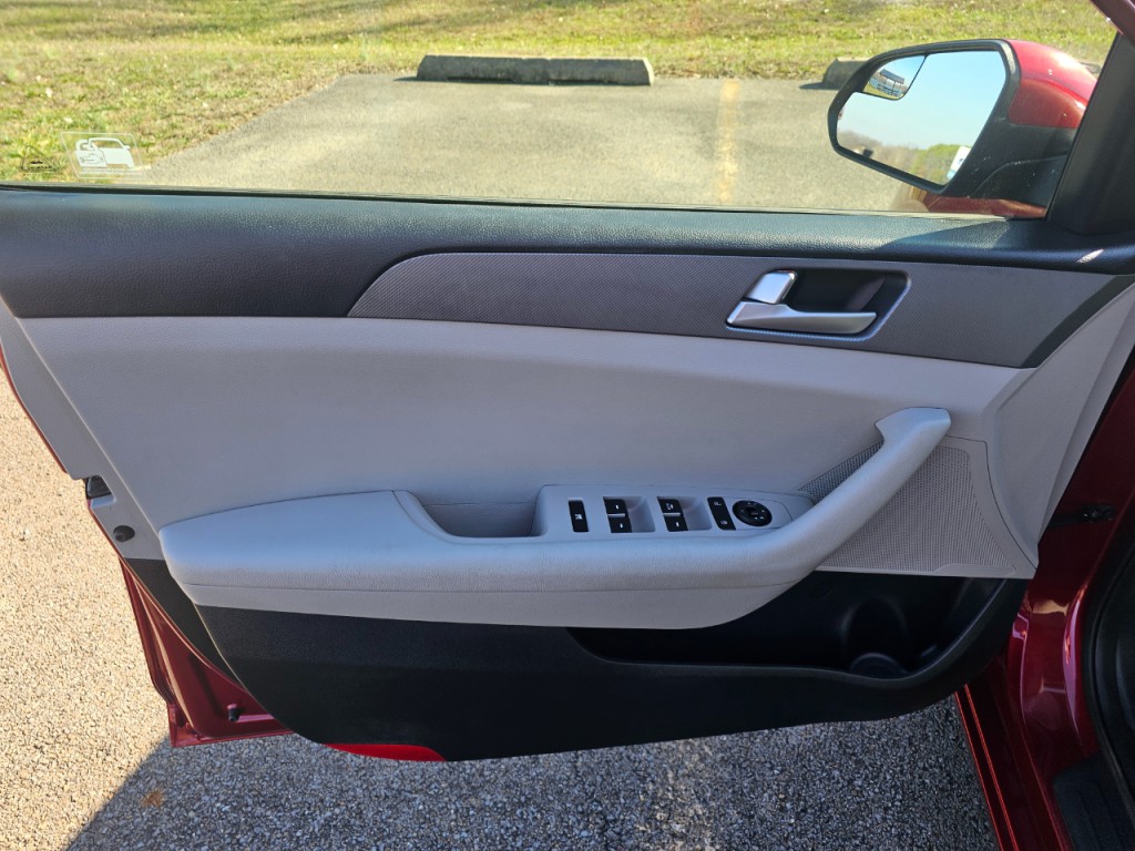 2016 Hyundai Sonata Image 24