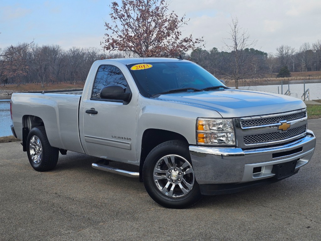 2013 Chevrolet Silverado 1500 Image 2