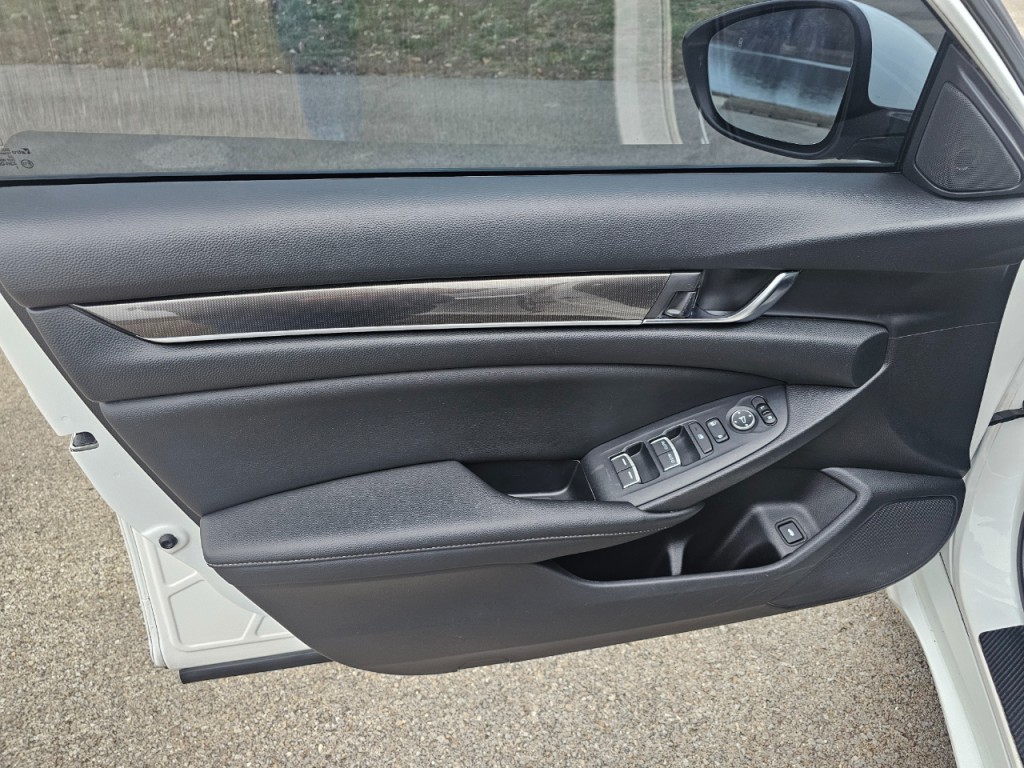 2020 Honda Accord Image 25