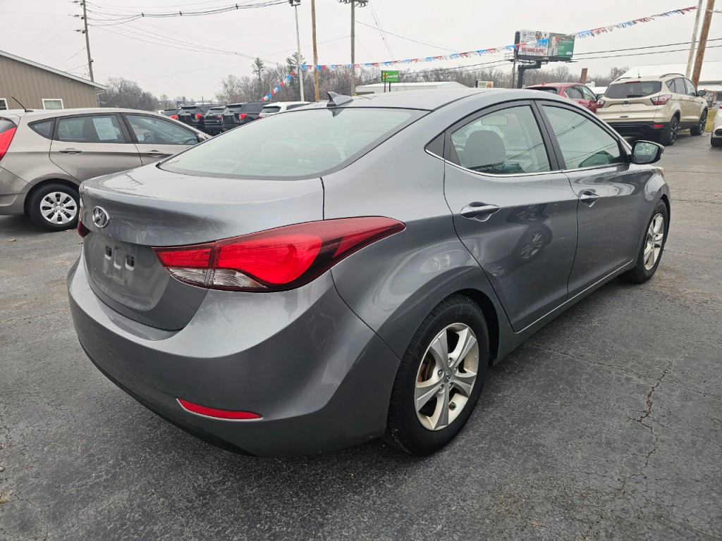 2016 Hyundai Elantra Image 2