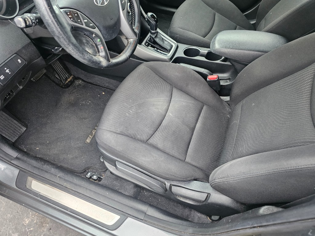 2016 Hyundai Elantra Image 13