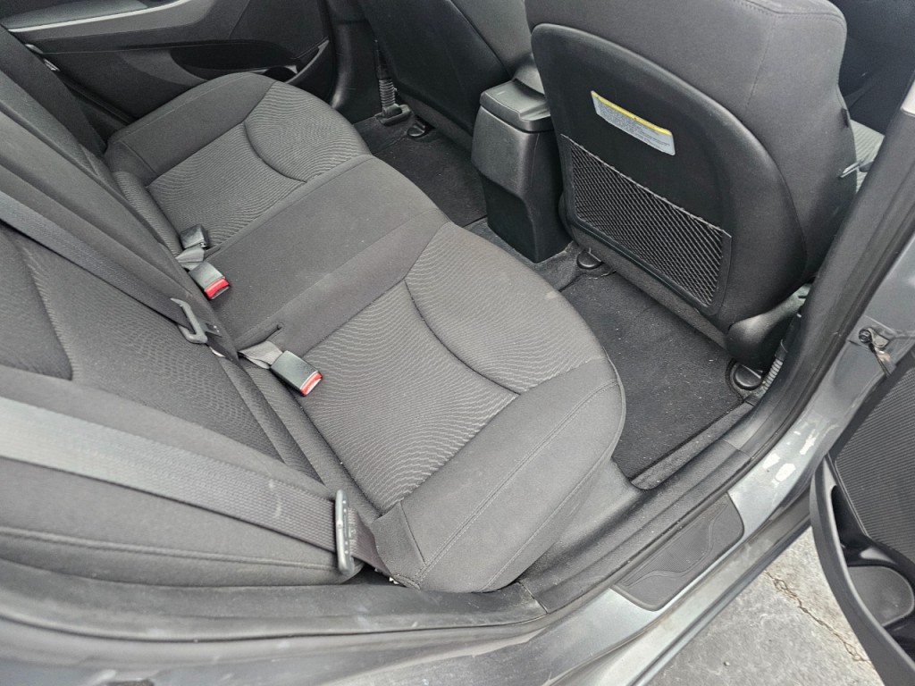 2016 Hyundai Elantra Image 19