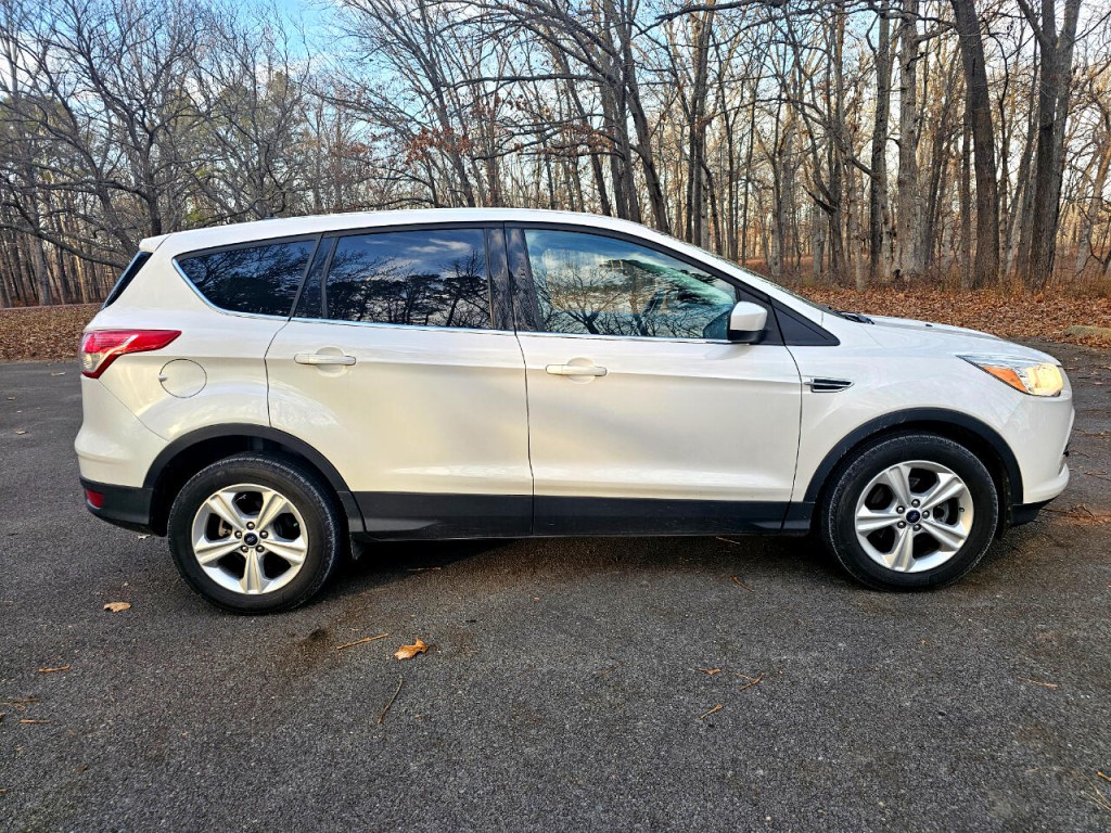 2013 Ford Escape Image 2