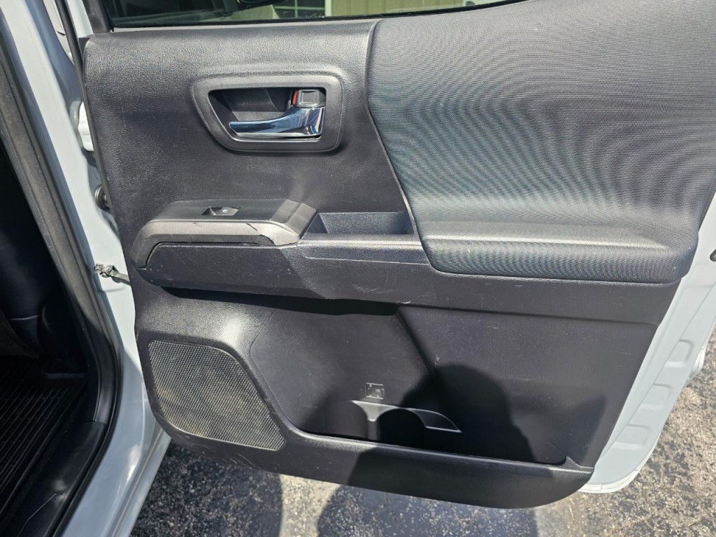 2019 Toyota Tacoma Image 11