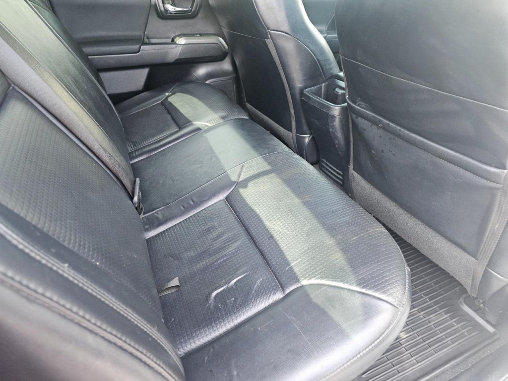 2019 Toyota Tacoma Image 12