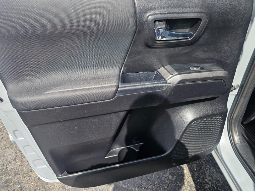 2019 Toyota Tacoma Image 13