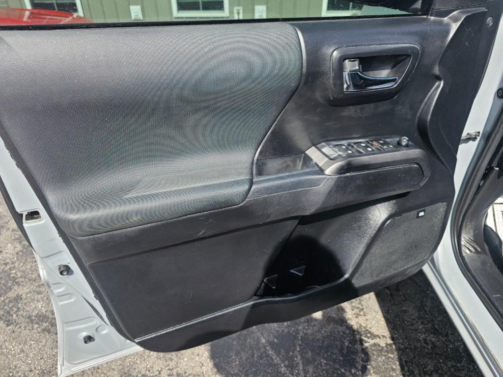 2019 Toyota Tacoma Image 15