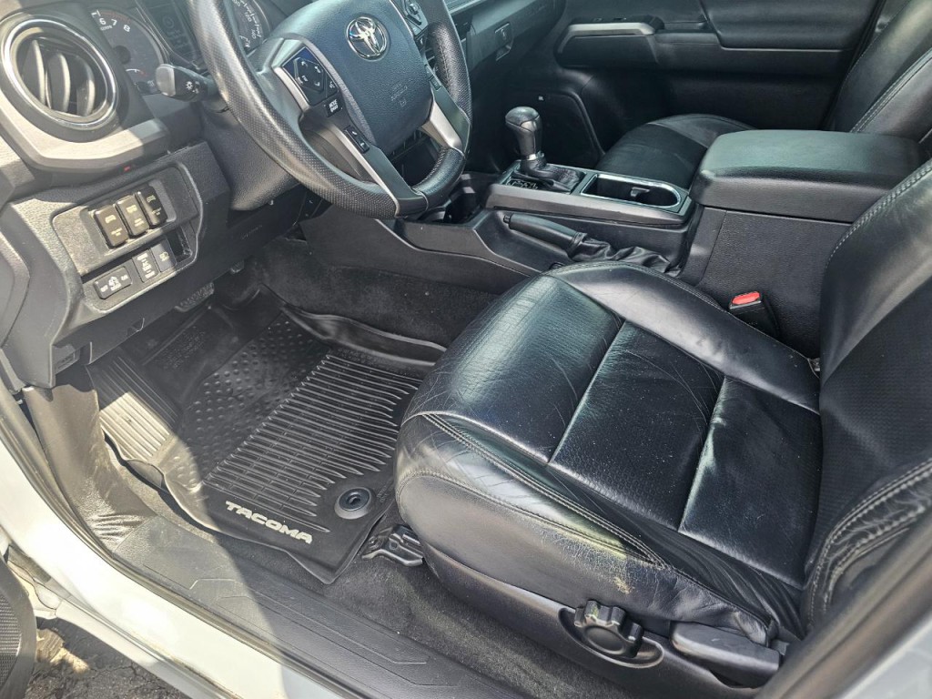 2019 Toyota Tacoma Image 16