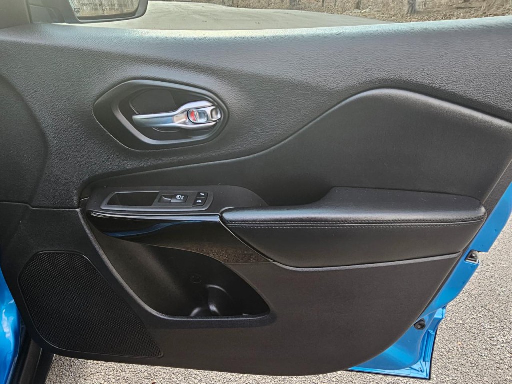 2020 Jeep Cherokee Image 16