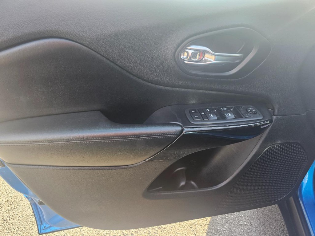 2020 Jeep Cherokee Image 24