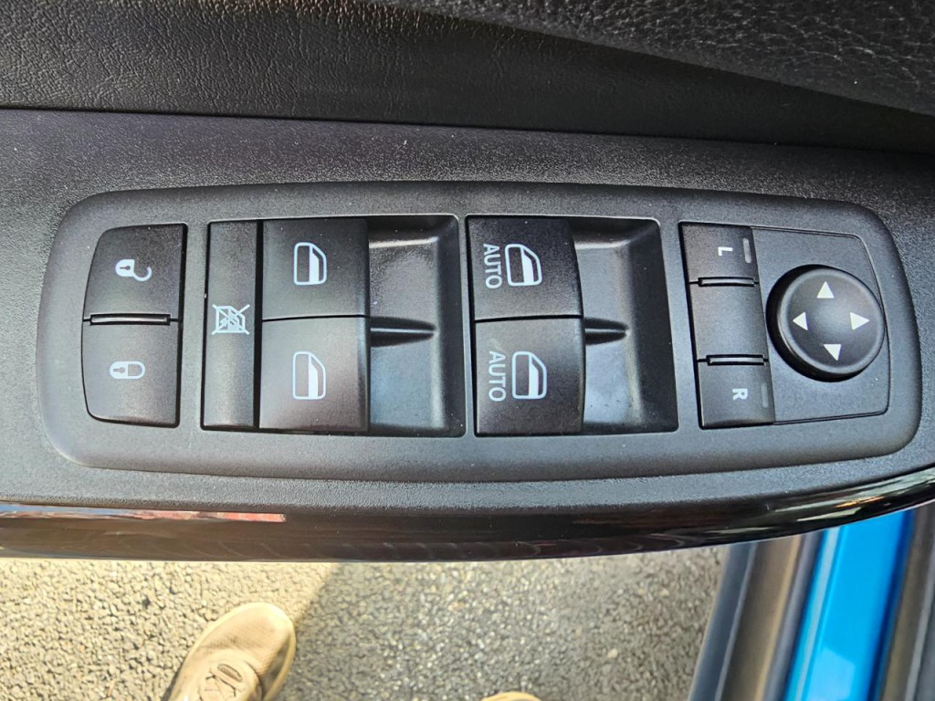 2020 Jeep Cherokee Image 29