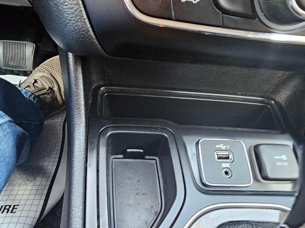 2020 Jeep Cherokee Image 42