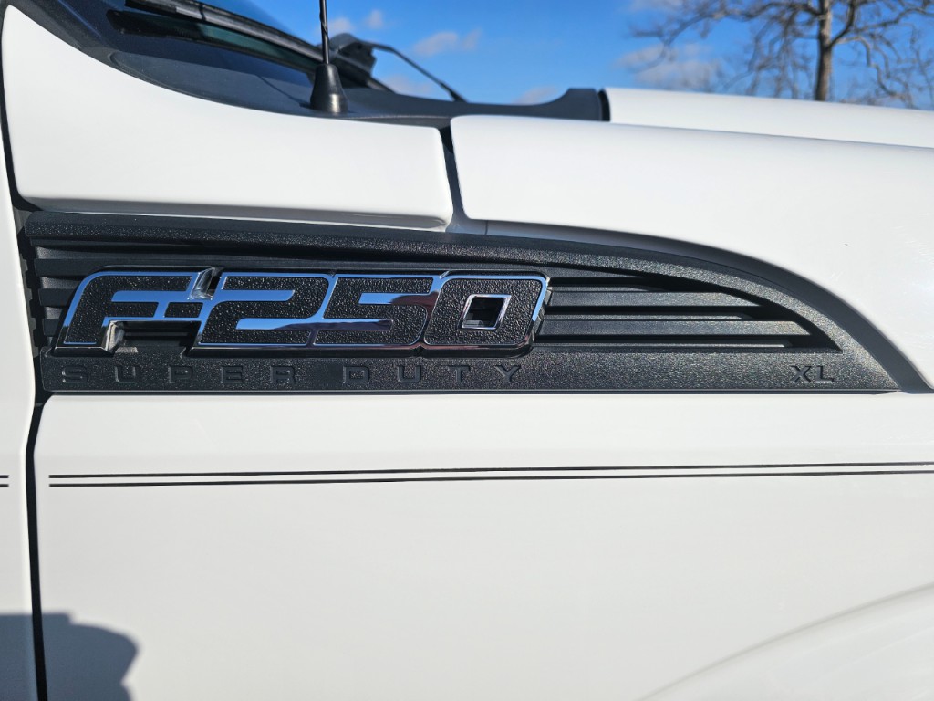 2016 Ford F-250 Image 16