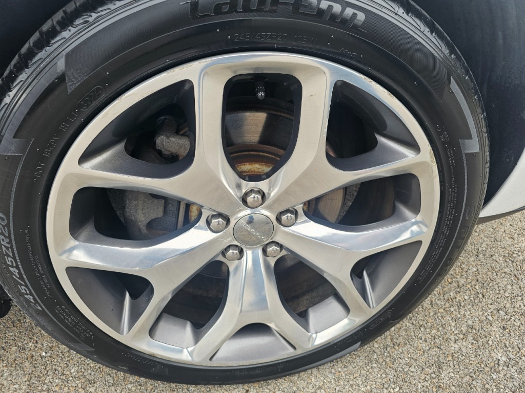 2015 Dodge Challenger Image 15