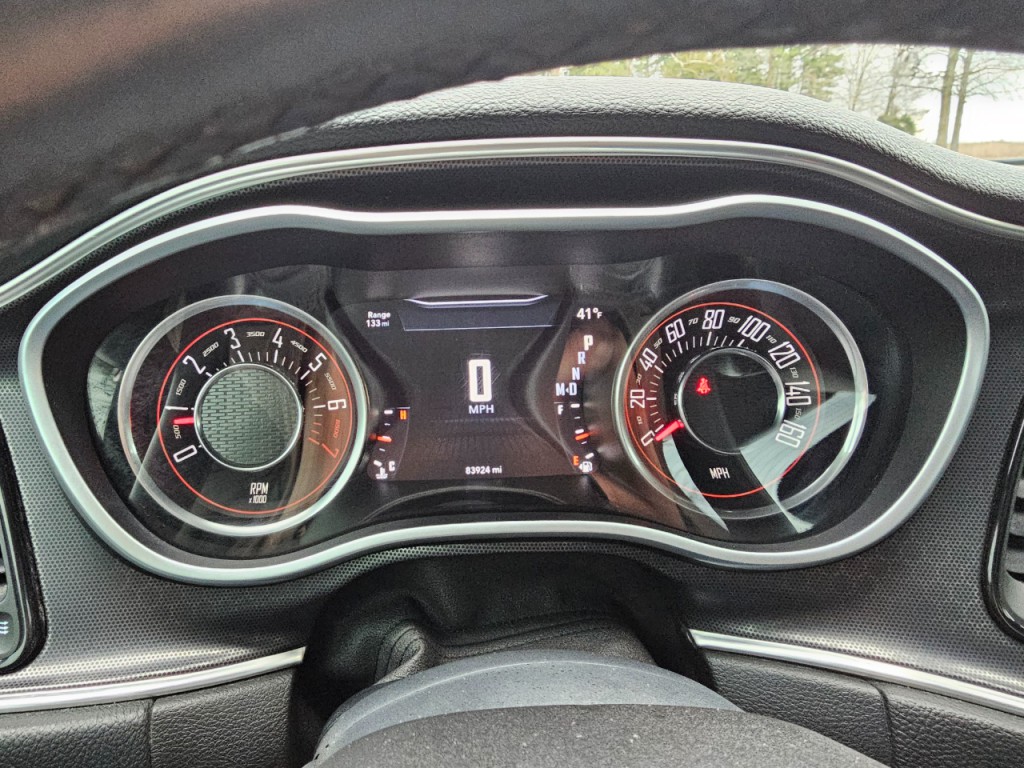 2015 Dodge Challenger Image 31