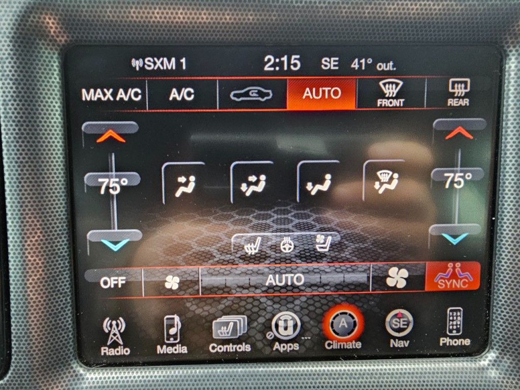 2015 Dodge Challenger Image 39