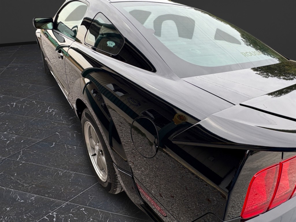 2005 Ford Mustang Image 13