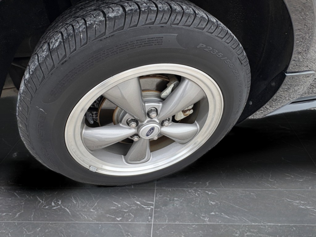 2005 Ford Mustang Image 21