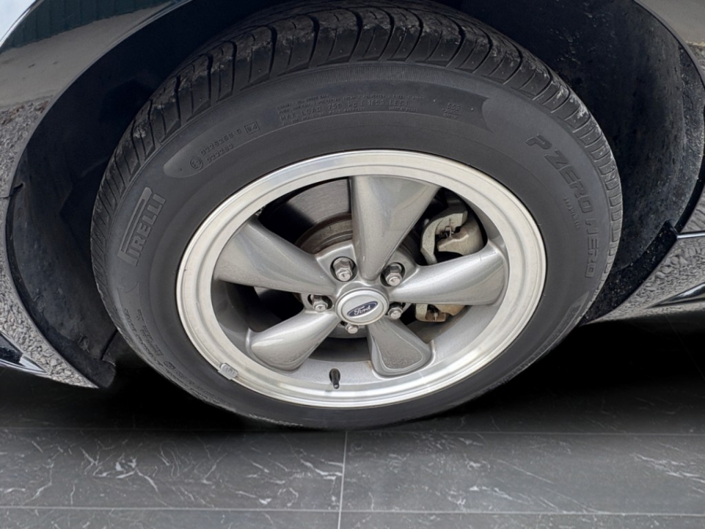 2005 Ford Mustang Image 23