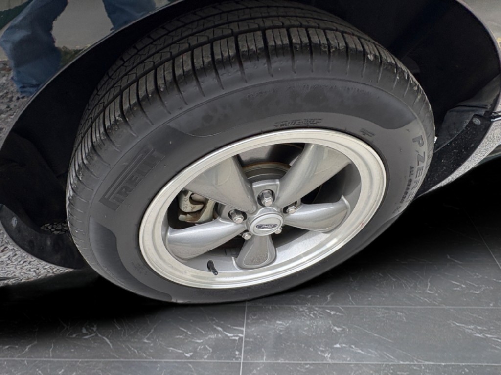 2005 Ford Mustang Image 24