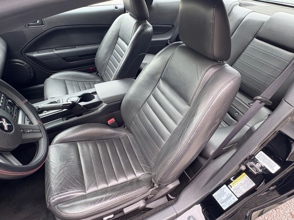 2005 Ford Mustang Image 29