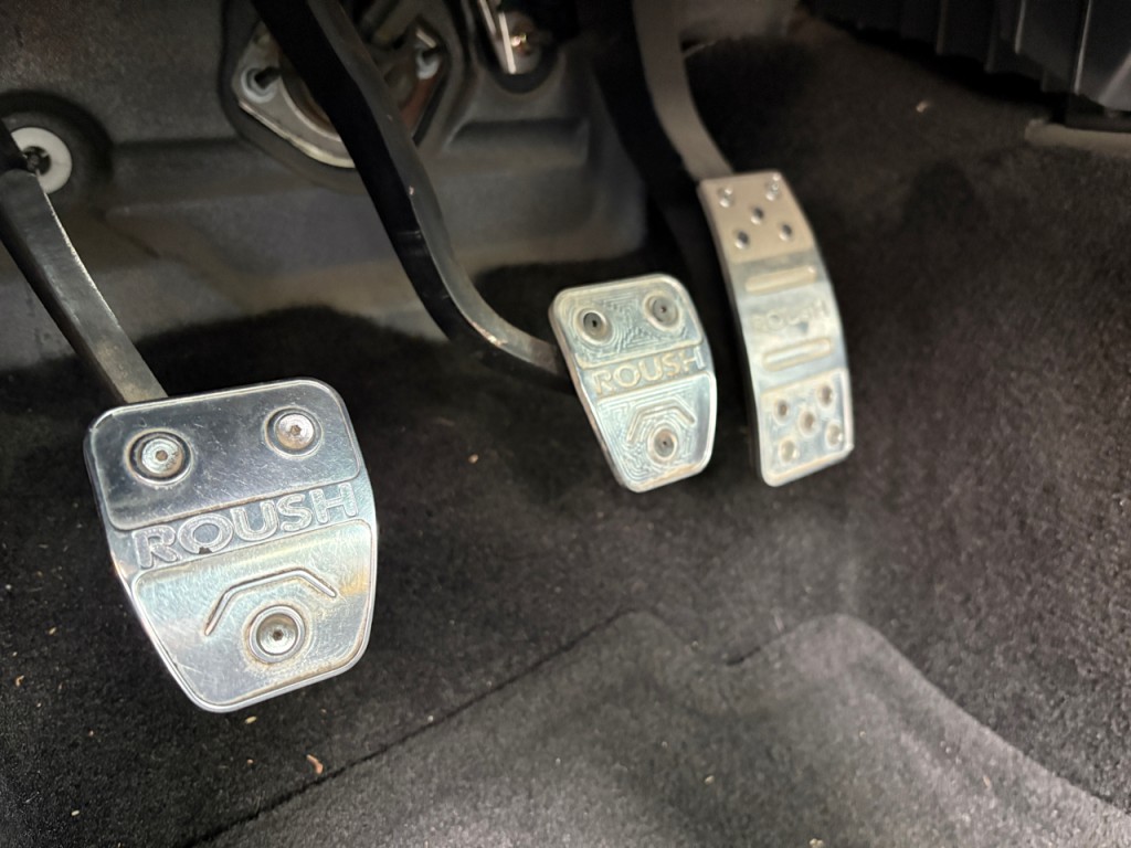 2005 Ford Mustang Image 36