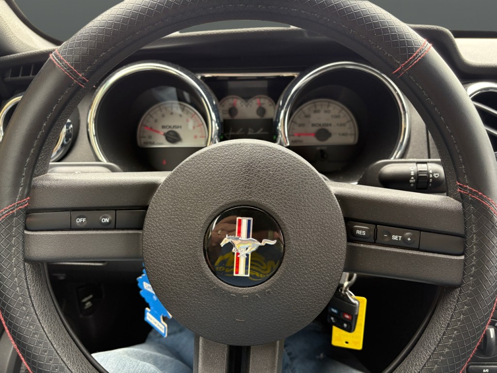 2005 Ford Mustang Image 38