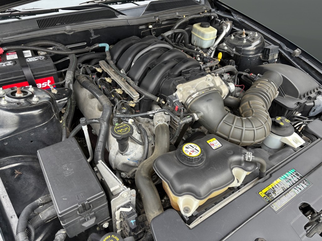 2005 Ford Mustang Image 41