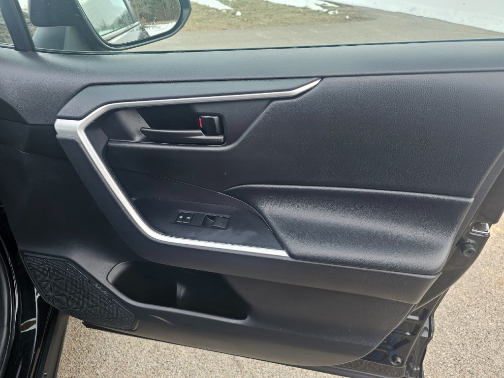 2020 Toyota Rav4 Image 16