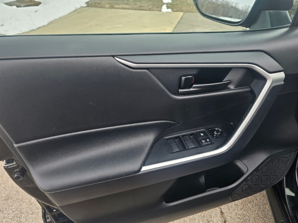 2020 Toyota Rav4 Image 24