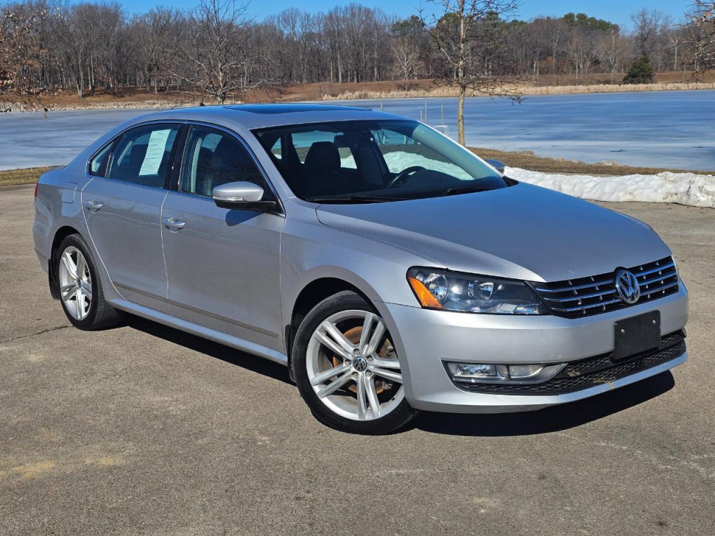 2015 Volkswagen Passat Image 2