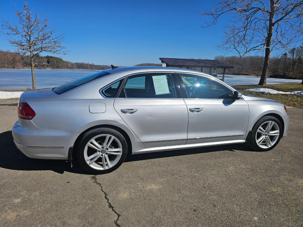2015 Volkswagen Passat Image 5