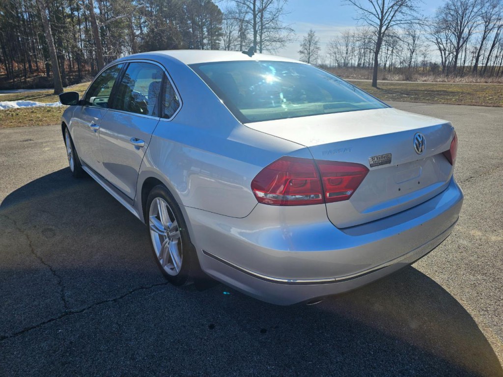2015 Volkswagen Passat Image 8
