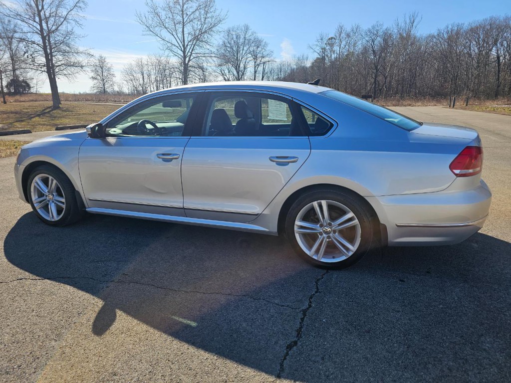 2015 Volkswagen Passat Image 9