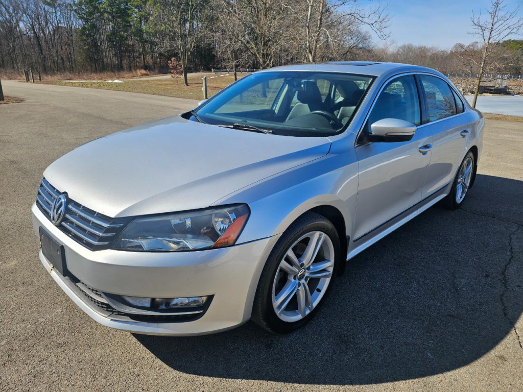 2015 Volkswagen Passat Image 12