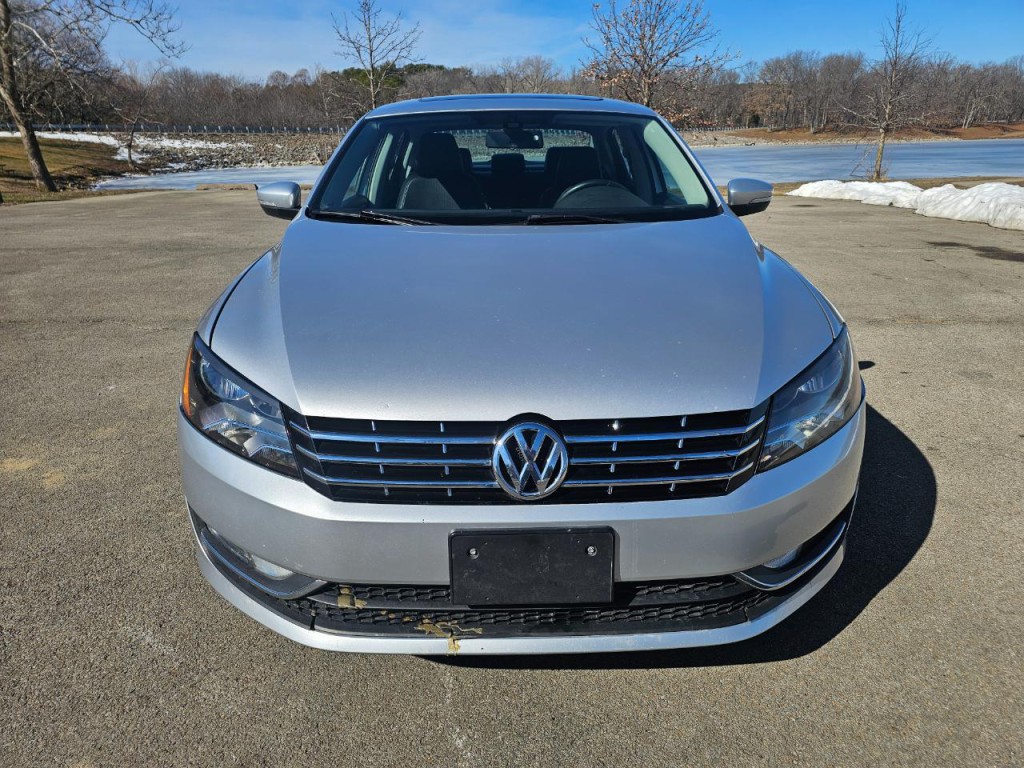 2015 Volkswagen Passat Image 13