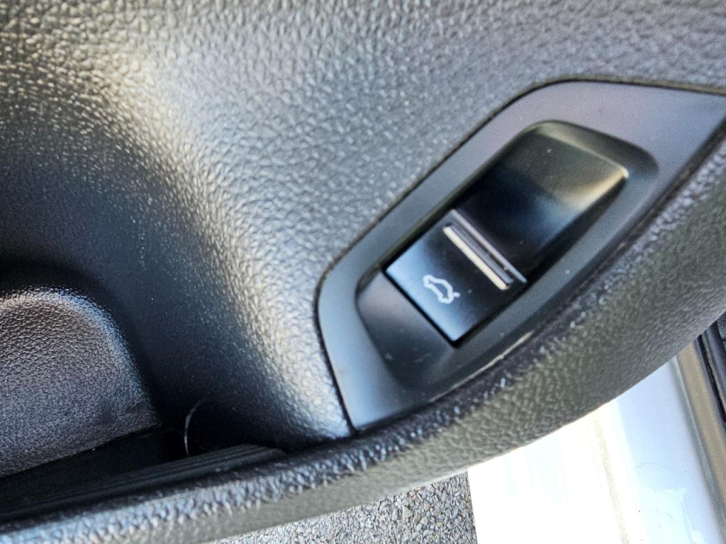 2015 Volkswagen Passat Image 29