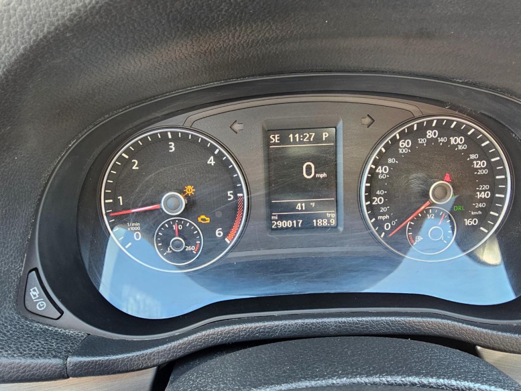 2015 Volkswagen Passat Image 38