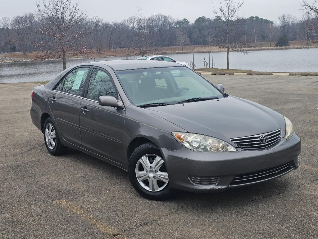 2006 Toyota Camry Image 2
