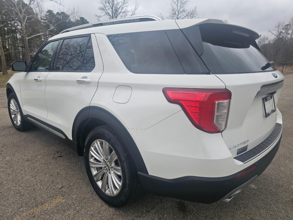 2020 Ford Explorer Image 8